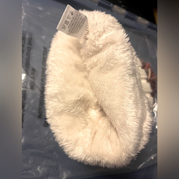 Natural Reflections hat with ball and plush inside! NWT - Picture 4 of 4